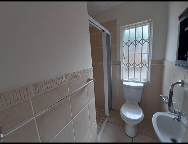 2 BEDROOM TOWNHOUSE TO LET IN SOMERSET PARK